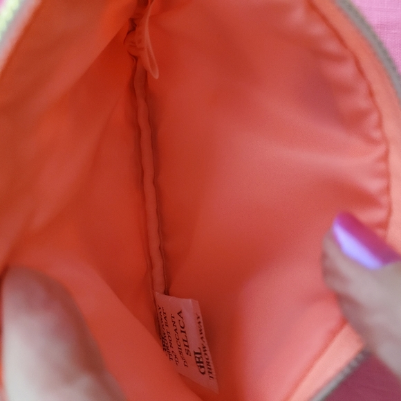 Lilly Pulitzer, new cosmetic bag/wristlet. - Picture 3 of 4